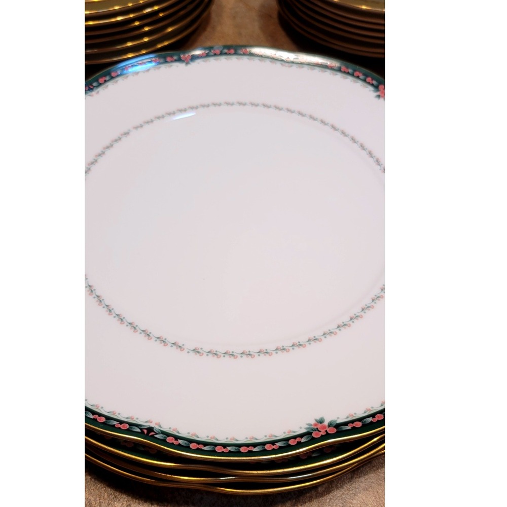 Noritake China Belcourt 4710 Dinner Plates Set‎ 4 Green Floral Gold Trim Japan
